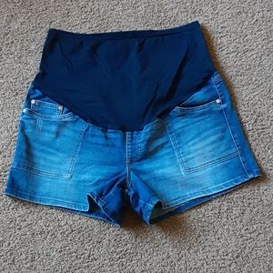 Time and Tru Maternity shorts